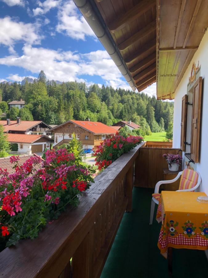 Gaestehaus Alfred Klais Krün Екстериор снимка