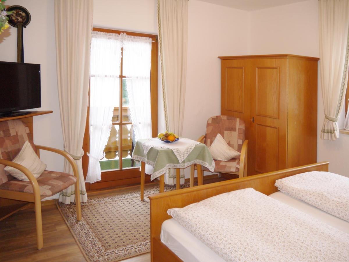 Gaestehaus Alfred Klais Krün Екстериор снимка